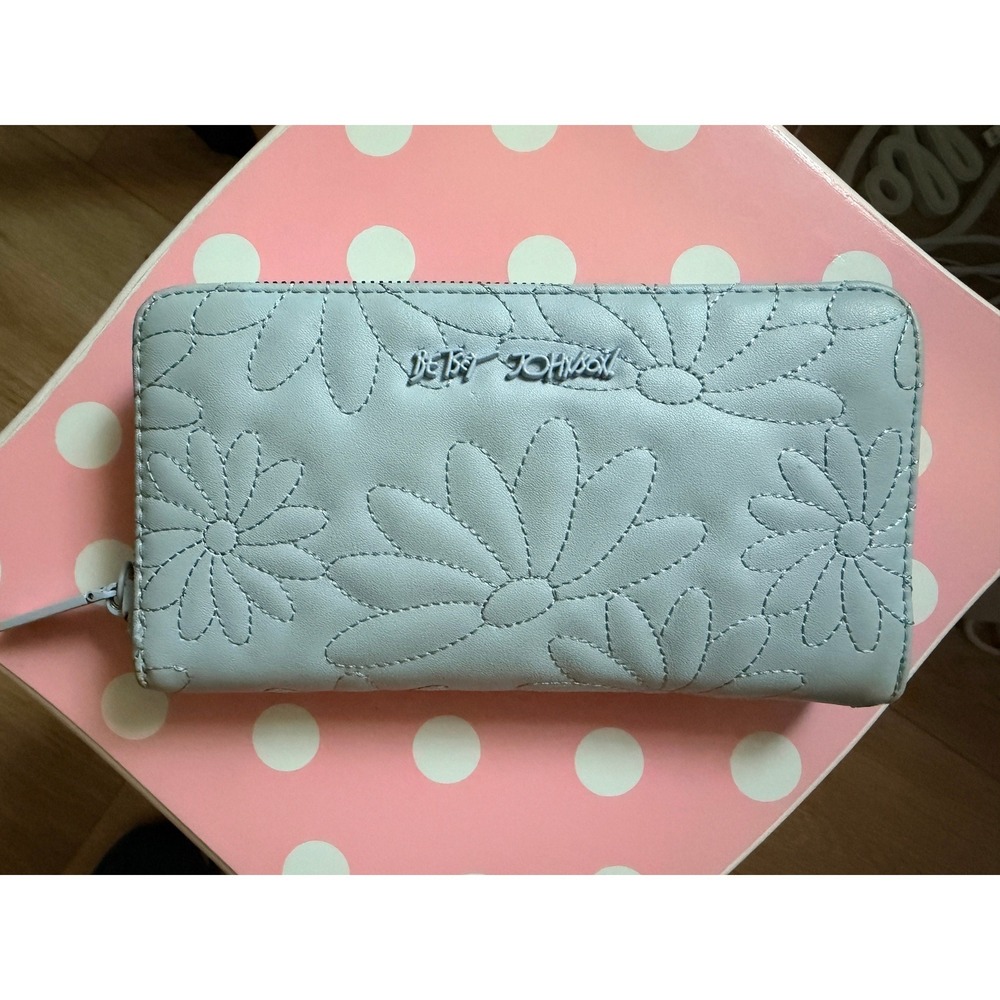 Betsey Johnson Blue Quilted Daisy Floral Zip Around Wallet Organizer